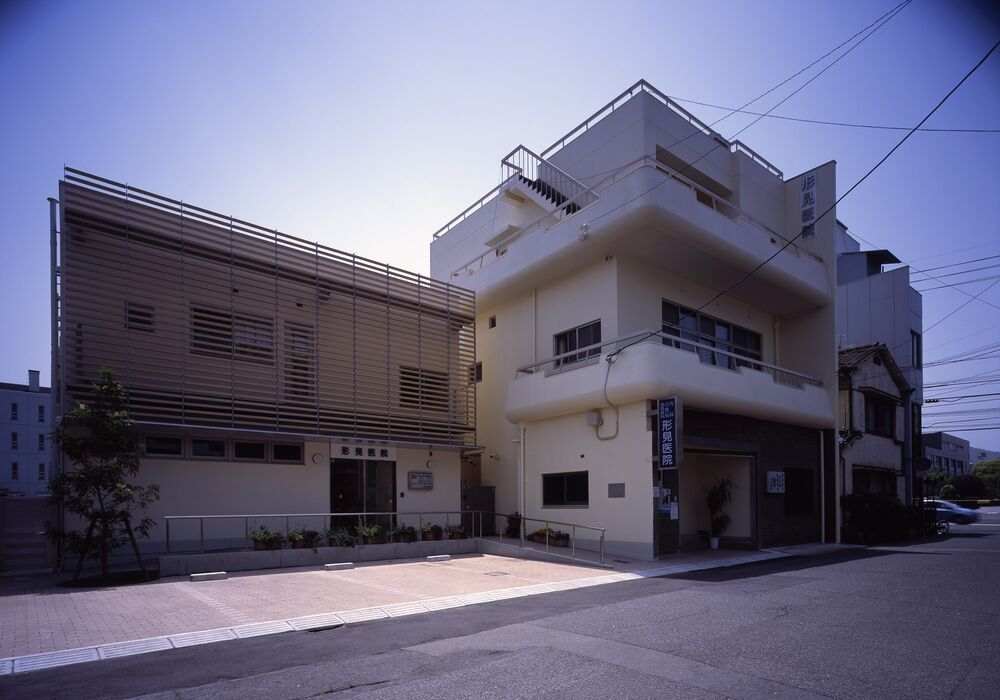 04